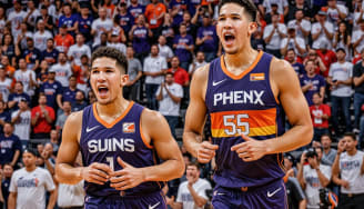 Devin Booker partage son point de vue sur la sélection de l'équipe américaine, les défis des séries éliminatoires et la dynamique d'équipe lors de l'entraînement des Suns